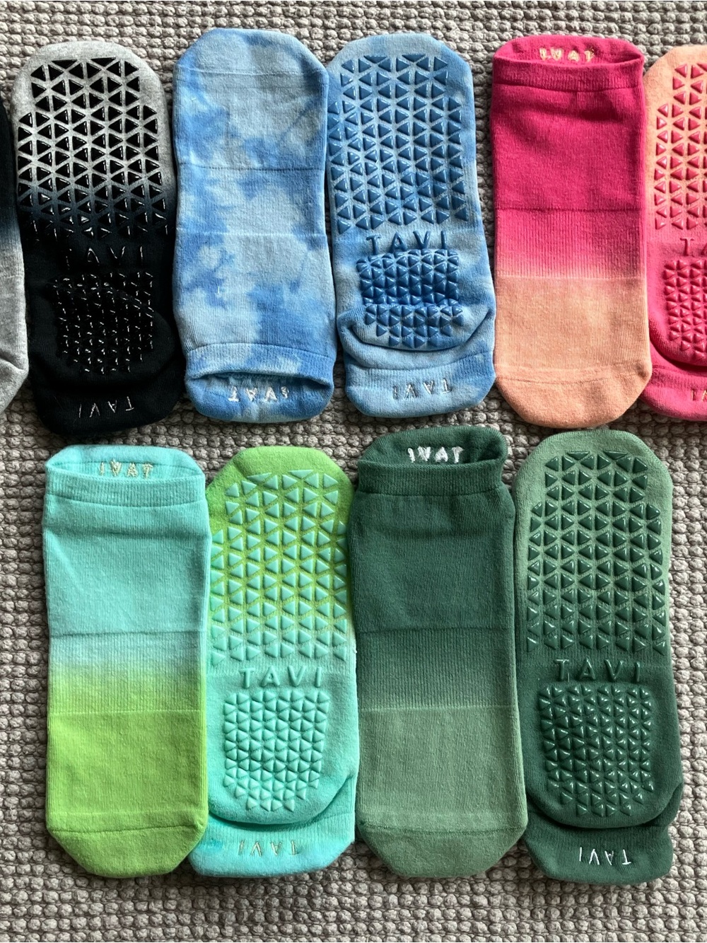 Tavi Noir Yoga Socks - Gradient
 Assorted 5 colors
